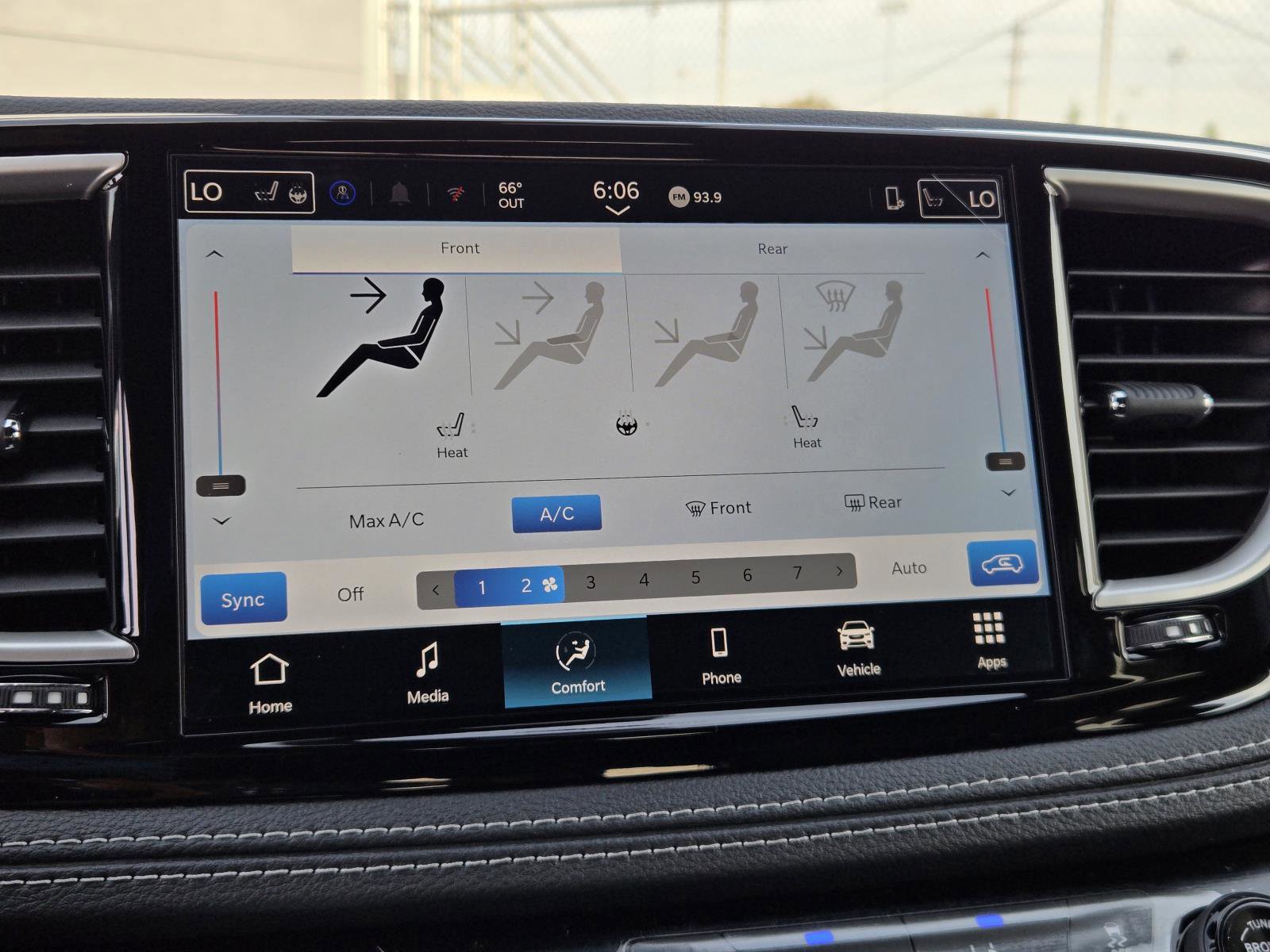 New 2026 Chrysler Pacifica Select image 11