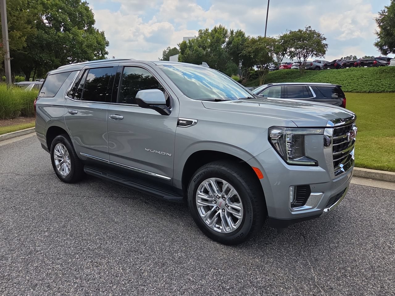 Used 2023 GMC Yukon SLT RWD image 2
