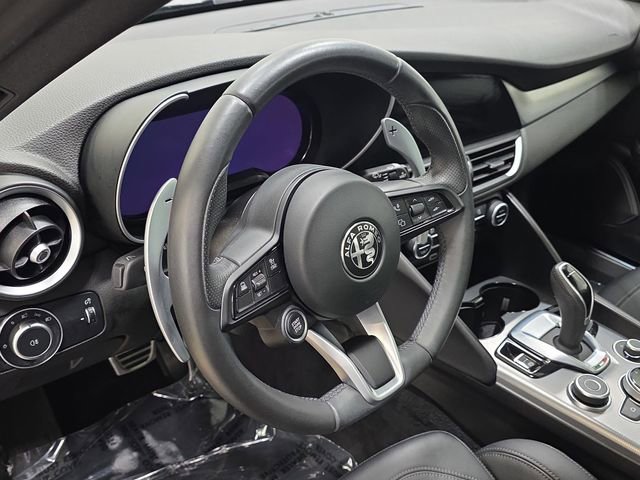 Used 2024 Alfa Romeo Giulia Veloce image 14
