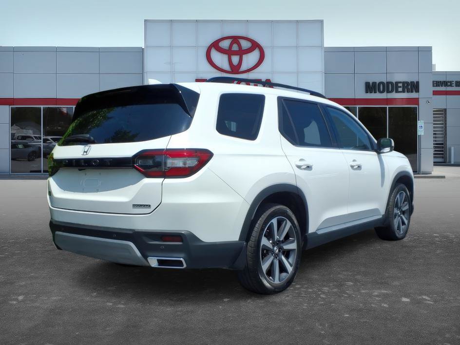 Used 2023 Honda Pilot Touring image 7