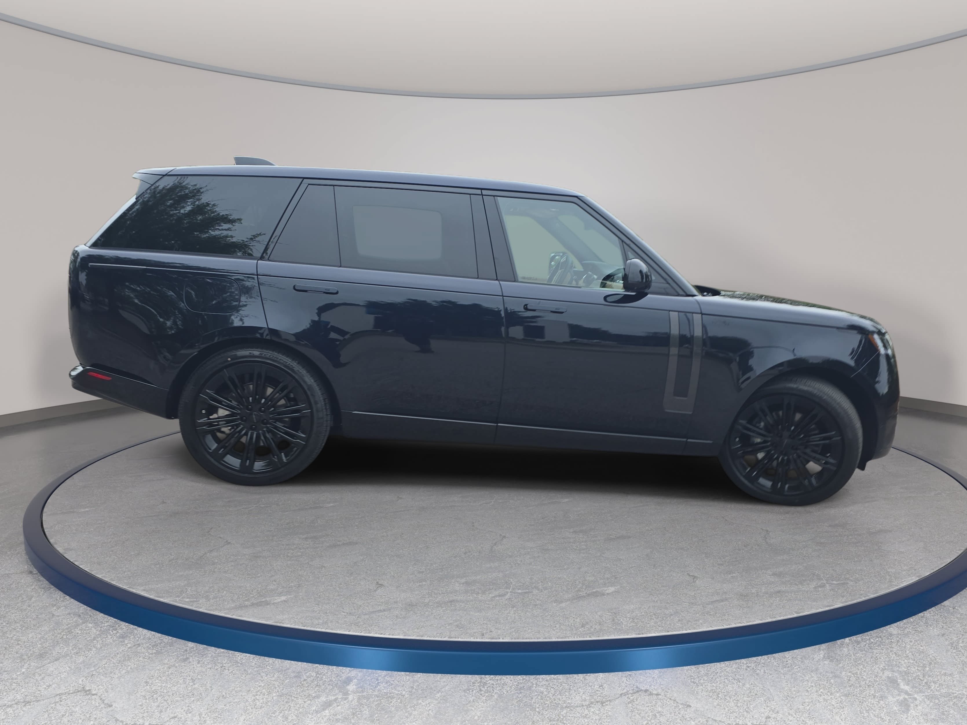 Certified 2026 Land Rover Range Rover Long Wheelbase SE AWD/4WD image 4