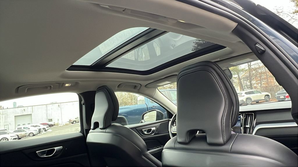 Used 2024 Volvo S60 B5 Core image 14