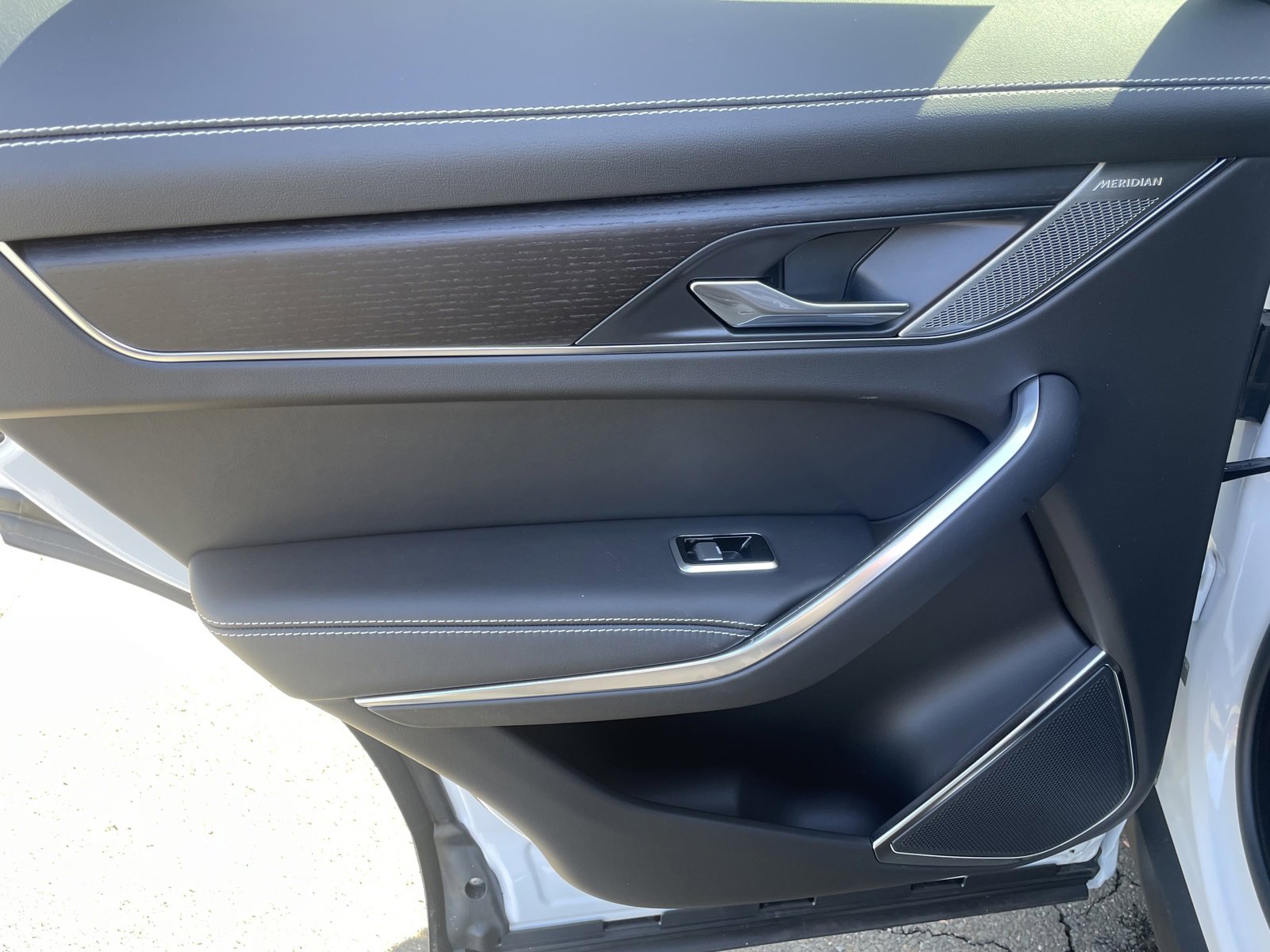 New 2025 Jaguar F-PACE R-Dynamic S image 14