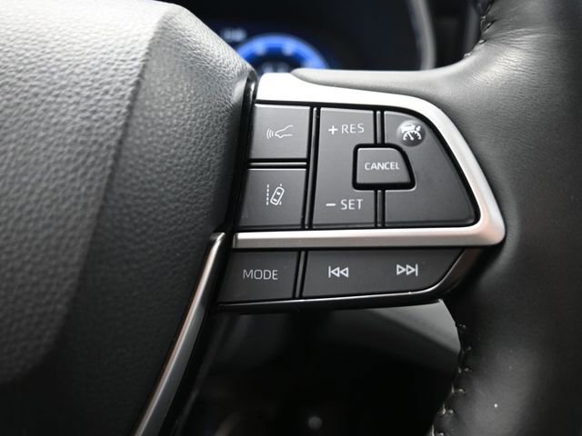 Used 2023 Toyota Highlander Platinum FWD image 24