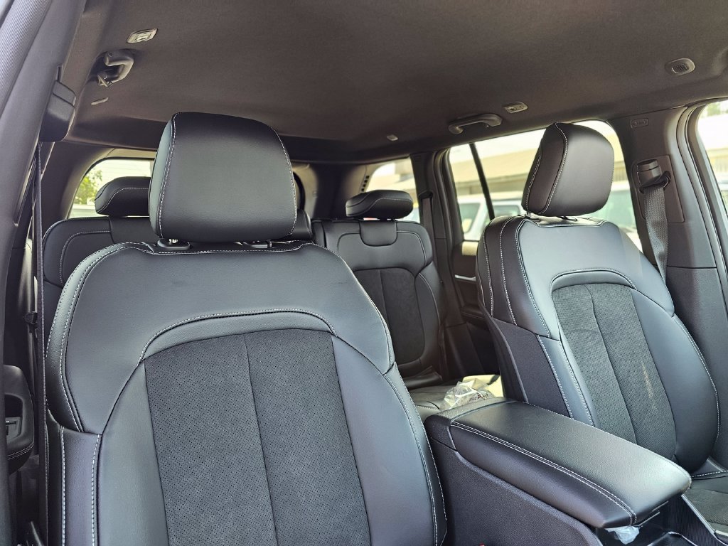 New 2026 Jeep Grand Cherokee Altitude RWD image 25
