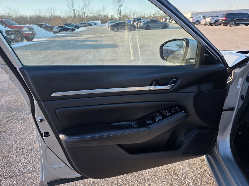 Used 2023 Nissan Altima 2.5 SV image 22