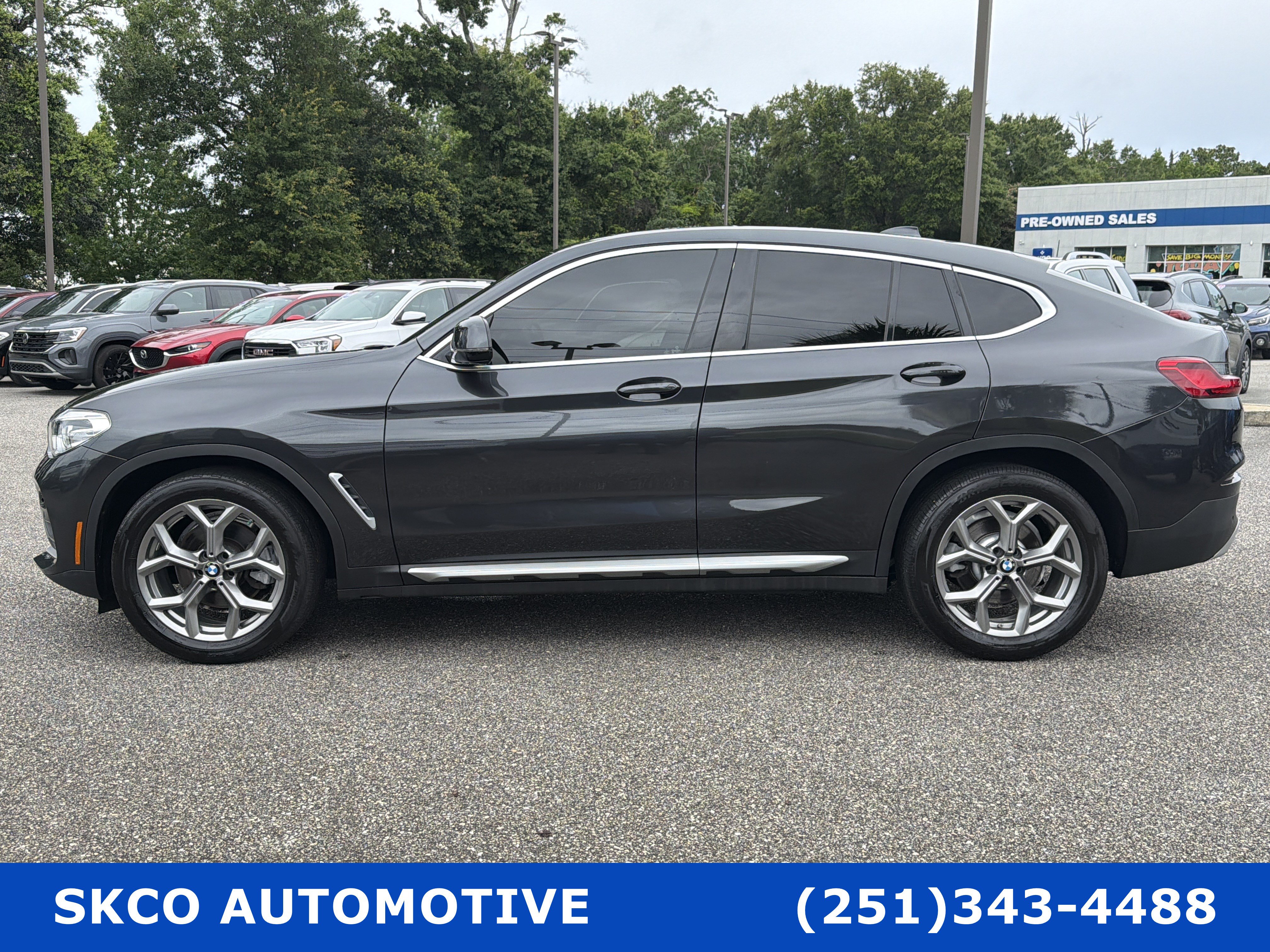 Used 2021 BMW X4 xDrive30i w/ Convenience Package AWD/4WD image 2