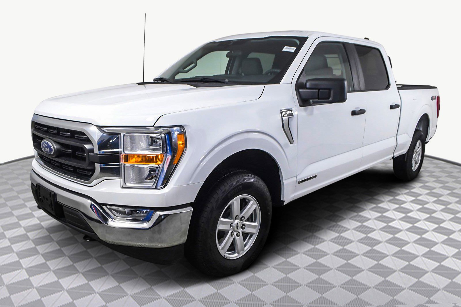 Used 2022 Ford F150 XLT image 4