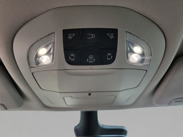 Used 2024 Chrysler Pacifica Touring-L image 30