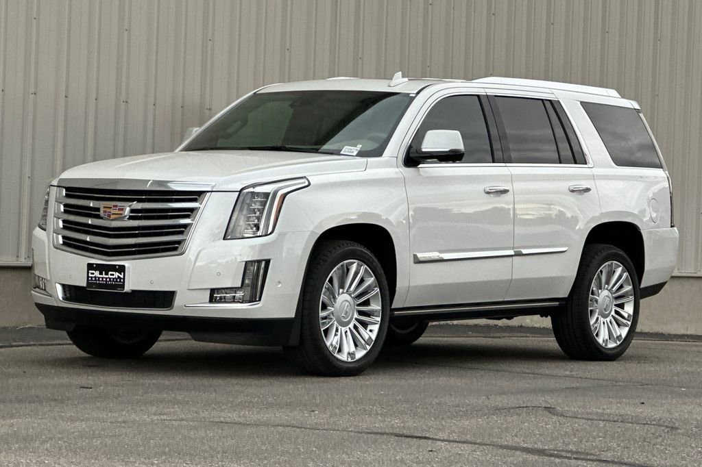 Used 2020 Cadillac Escalade Platinum AWD/4WD image 8