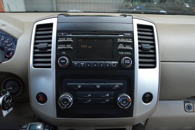 Used 2013 Nissan Frontier SV AWD/4WD image 21