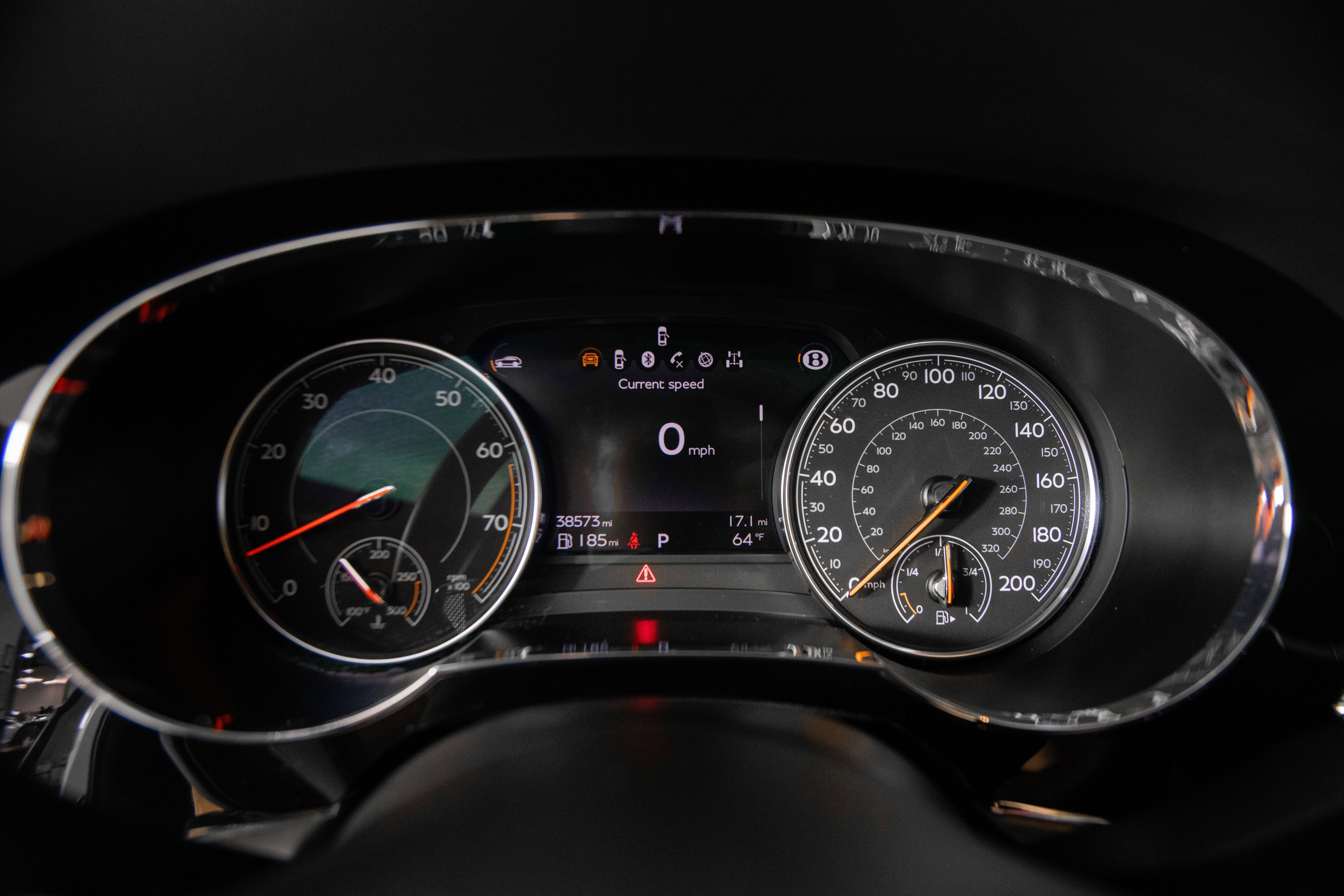 Used 2018 Bentley Bentayga image 12