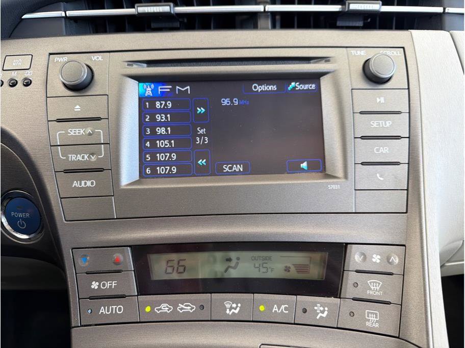 Used 2014 Toyota Prius Two image 20