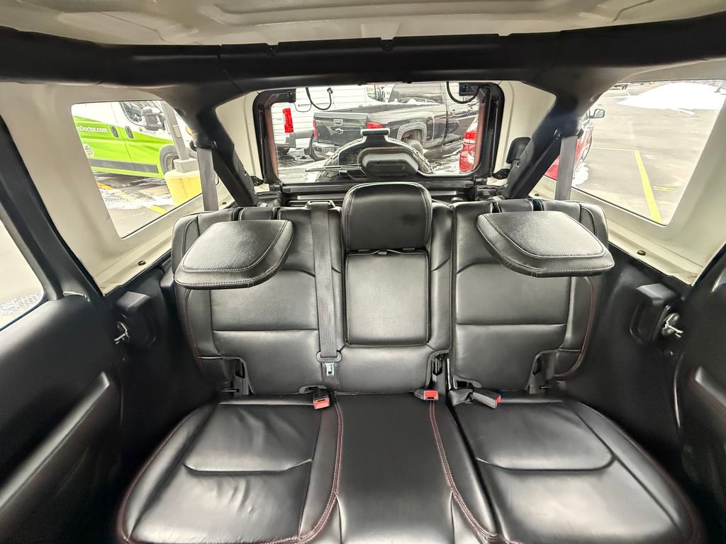 Used 2022 Jeep Wrangler Unlimited Rubicon w/ Cold Weather Group image 16
