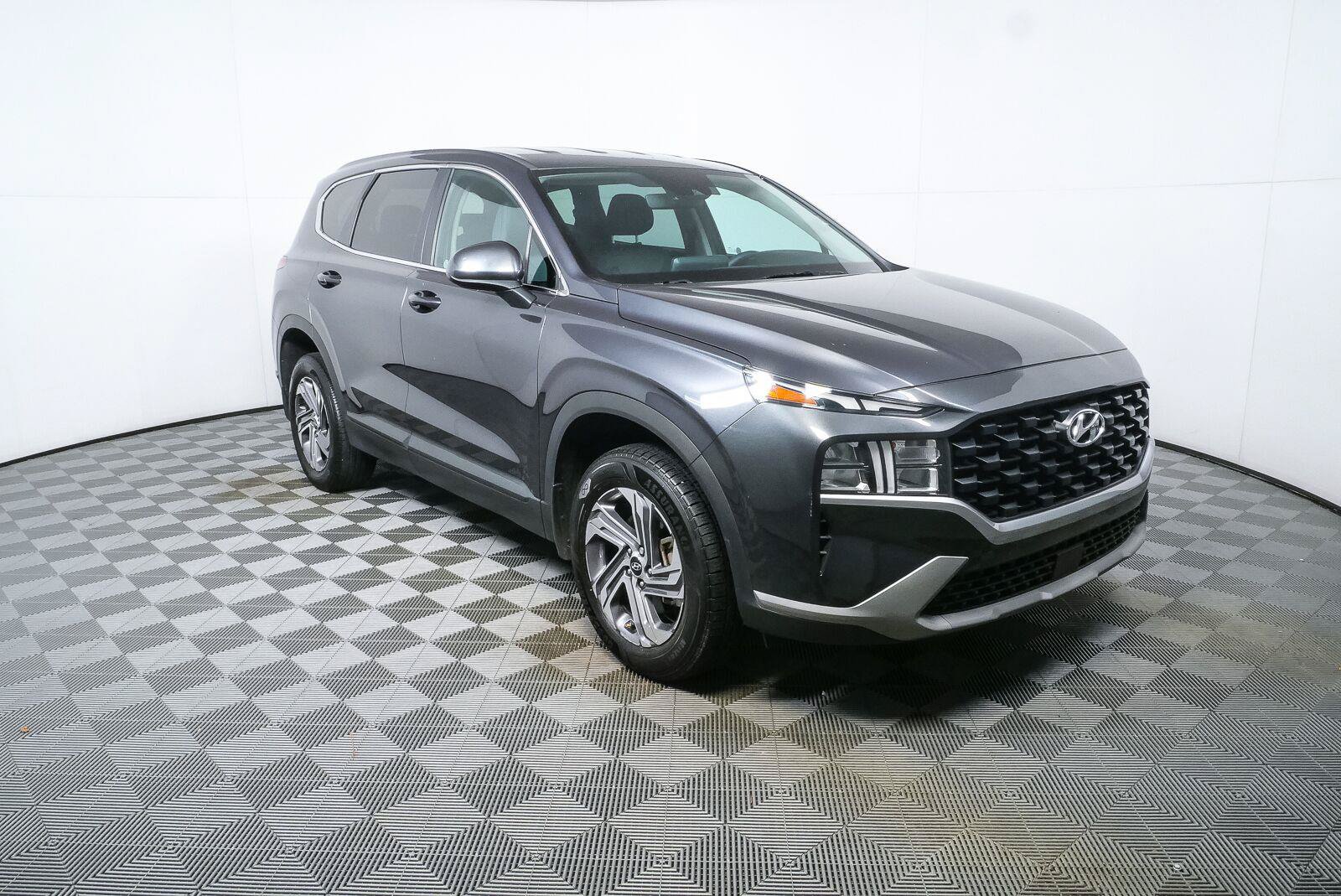 Used 2023 Hyundai Santa Fe SE AWD/4WD image 1