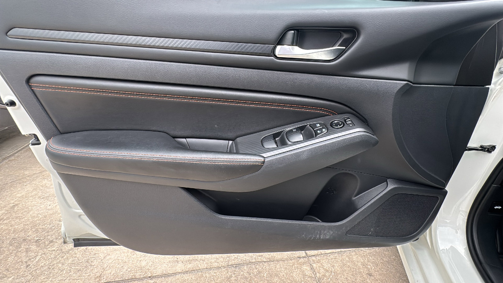 Used 2022 Nissan Altima 2.5 SR AWD/4WD image 11