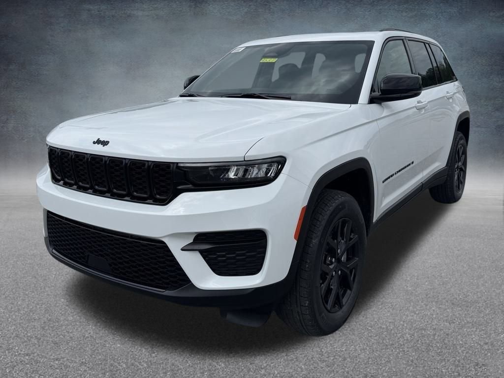 New 2025 Jeep Grand Cherokee Altitude image 1