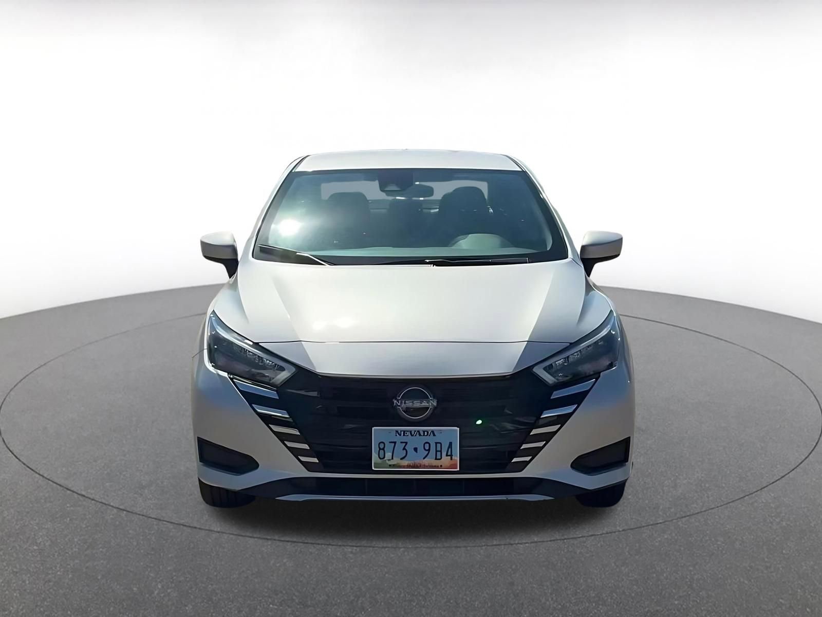 Used 2025 Nissan Versa SV image 4