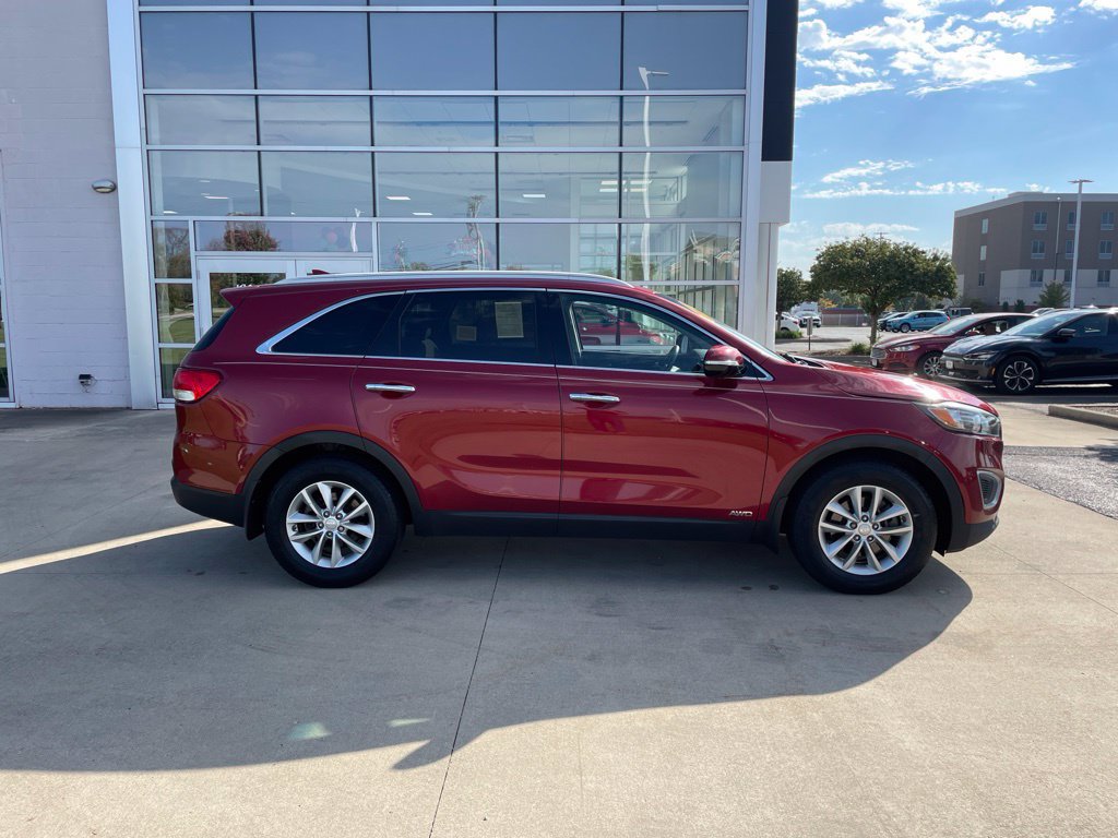 Used 2017 Kia Sorento AWD w/ LX Convenience Package image 4