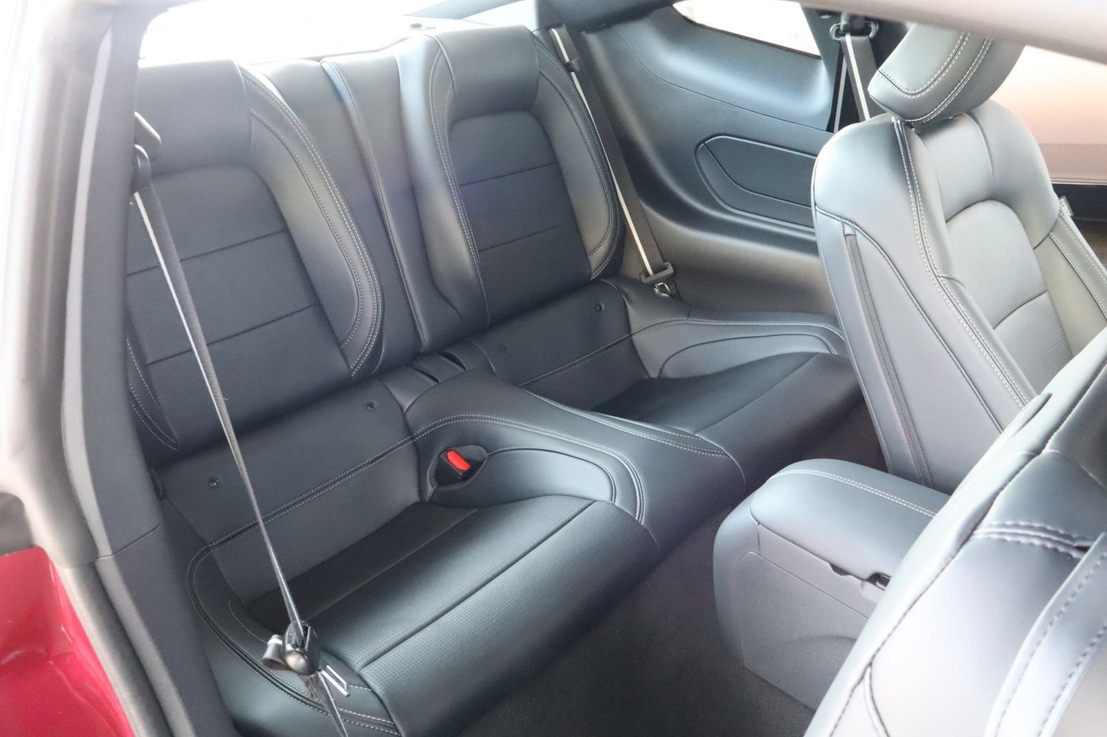 Used 2025 Ford Mustang Premium RWD image 39
