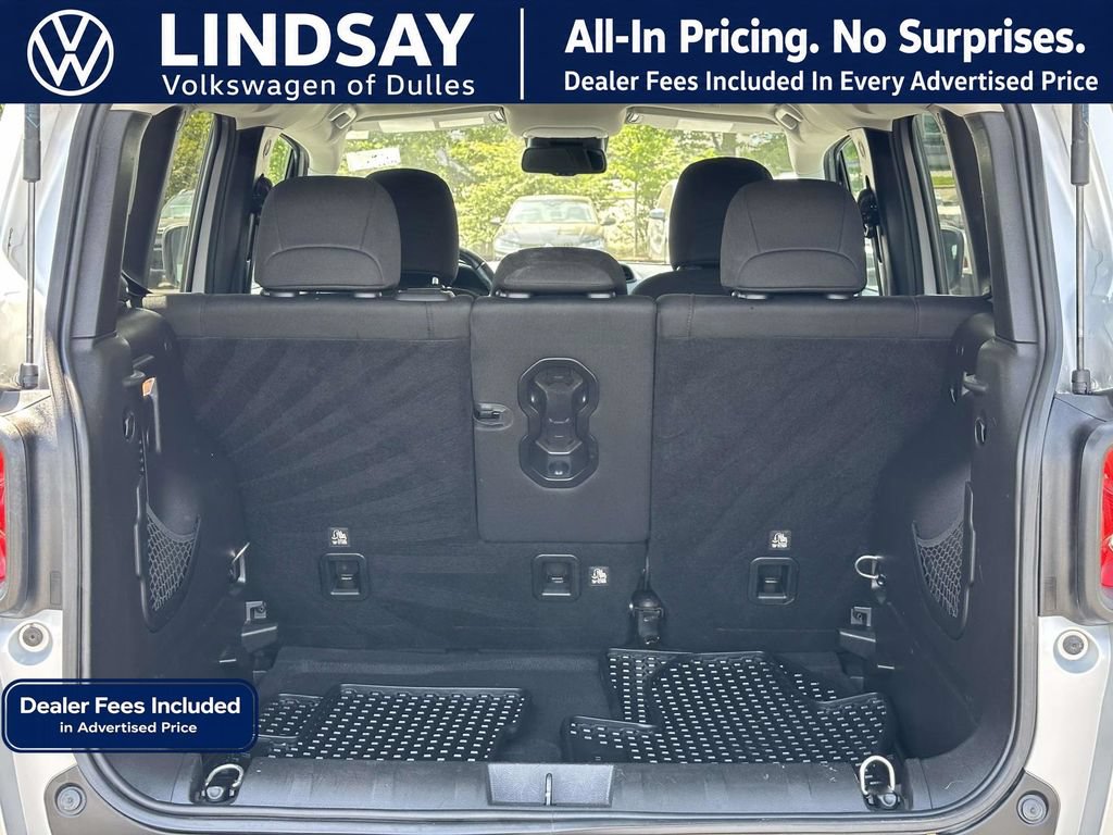 Used 2018 Jeep Renegade Latitude w/ Cold Weather Group AWD/4WD image 15