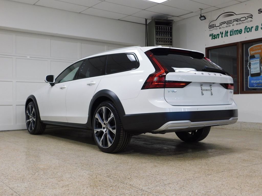 Used 2026 Volvo V90 B6 Cross Country Ultra image 6