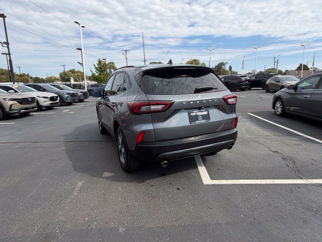 Used 2025 Ford Escape ST-Line FWD image 10
