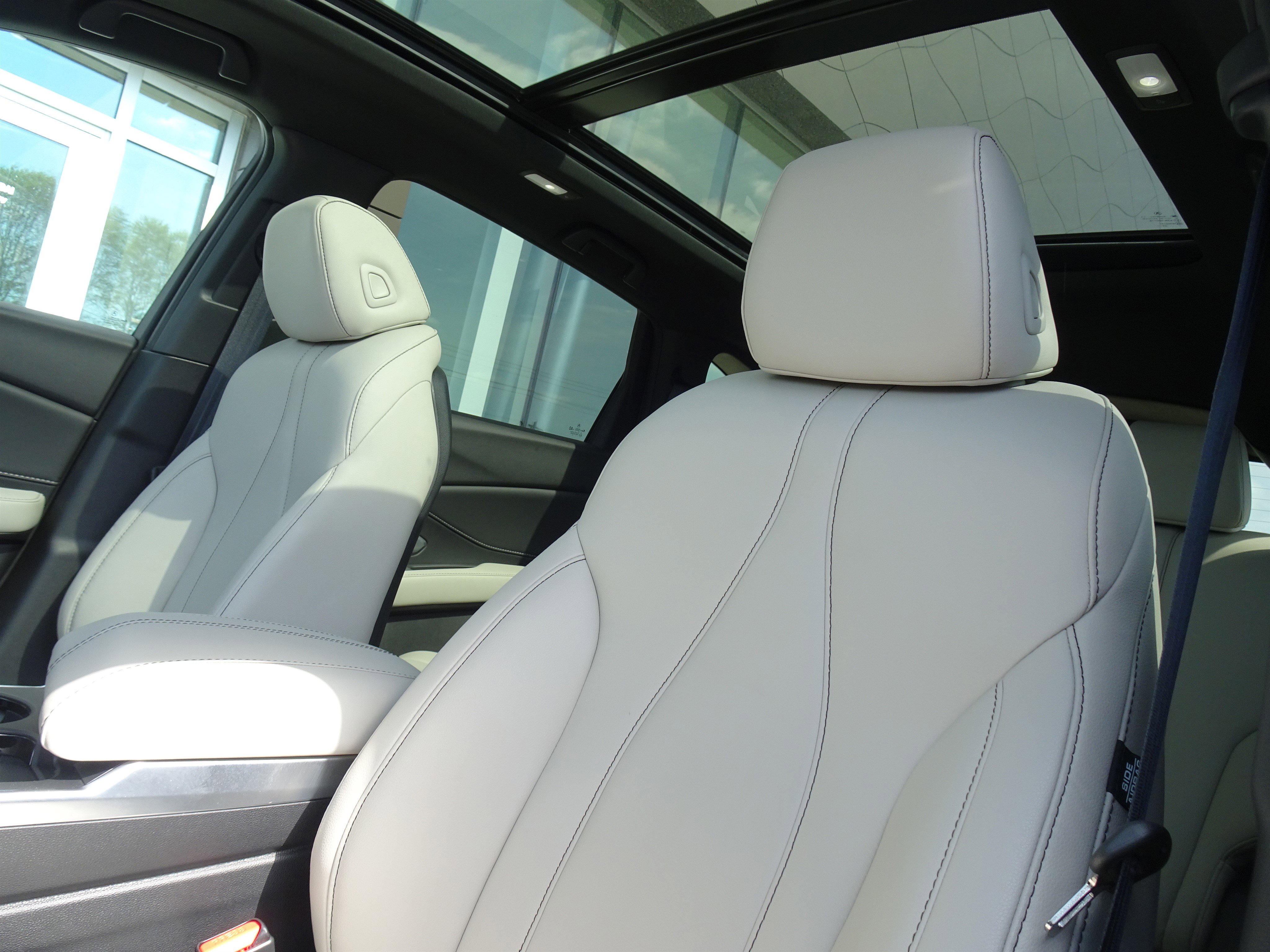 Used 2025 Acura RDX SH-AWD image 10