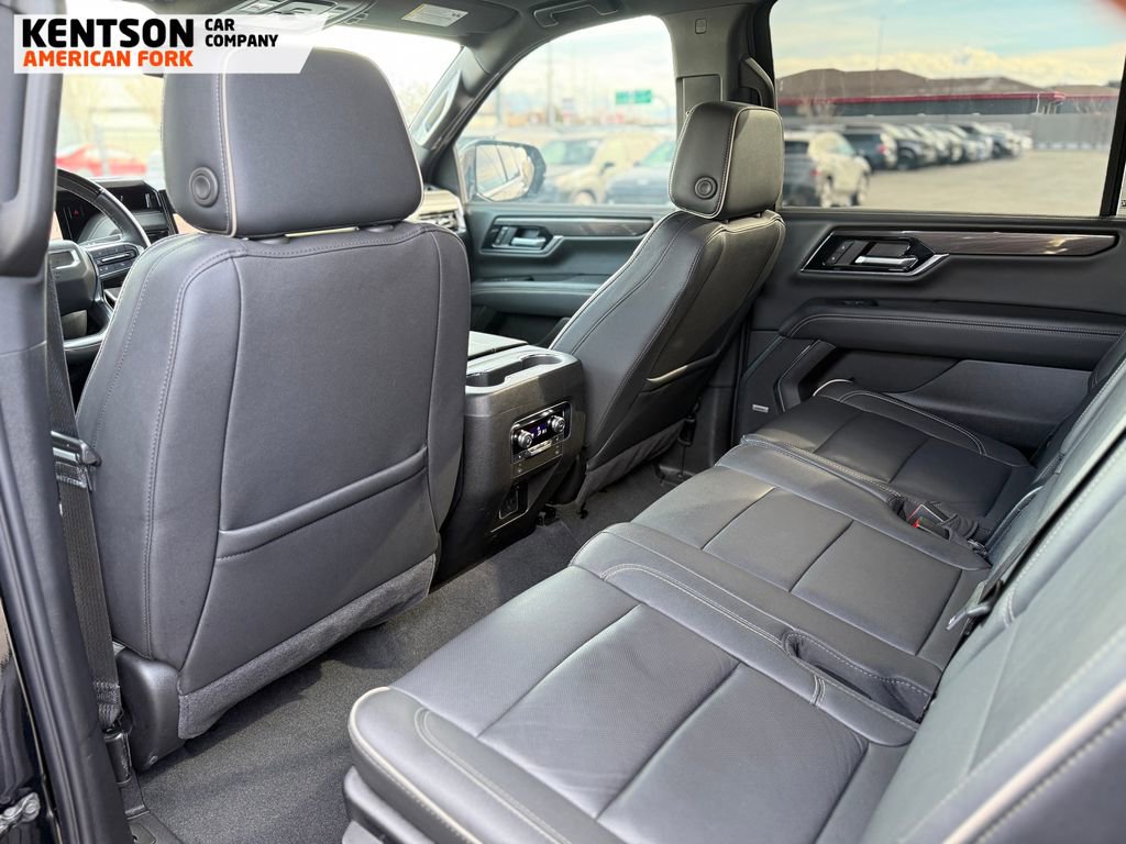 Used 2025 GMC Yukon XL Elevation image 38