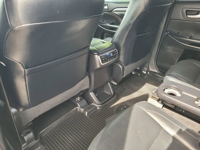 Used 2018 Toyota Highlander Limited Platinum AWD/4WD image 14