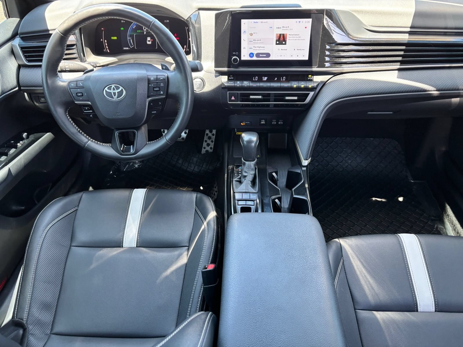 Used 2025 Toyota Camry SE w/ Convenience Package FWD image 12