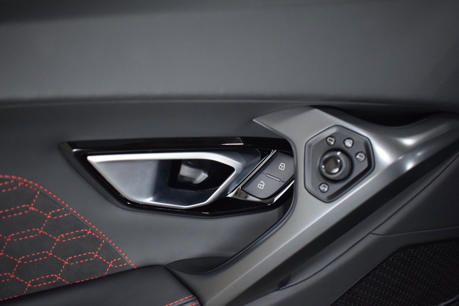 Used 2023 Lamborghini Huracan EVO image 41