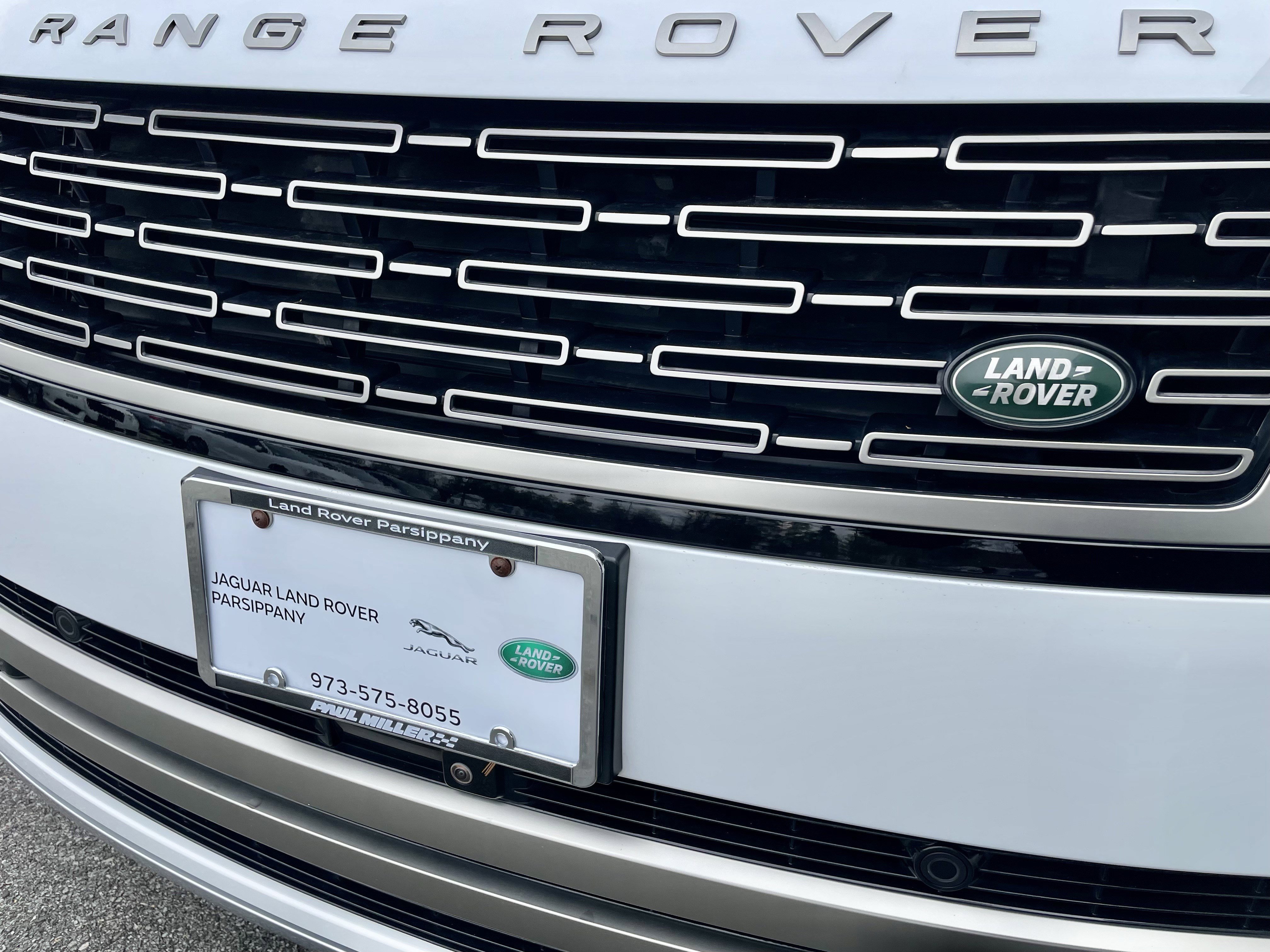 Certified 2024 Land Rover Range Rover SE image 32