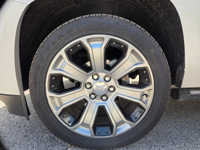 Used 2017 Cadillac Escalade Premium Luxury RWD image 12