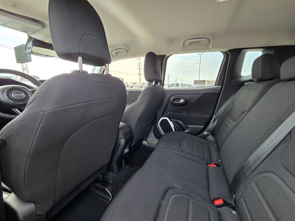 Used 2018 Jeep Renegade Latitude image 27