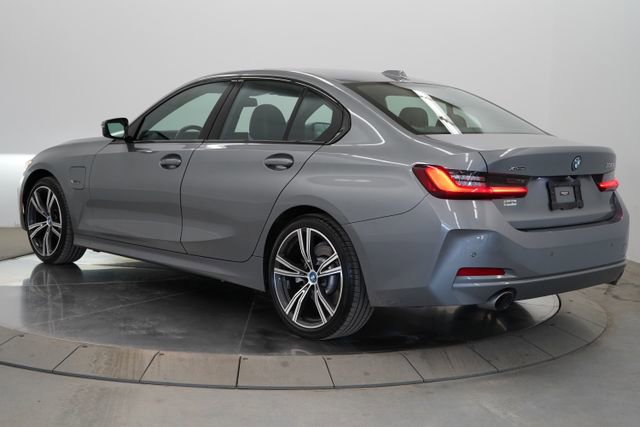 Used 2023 BMW 330e xDrive w/ Premium Package image 7