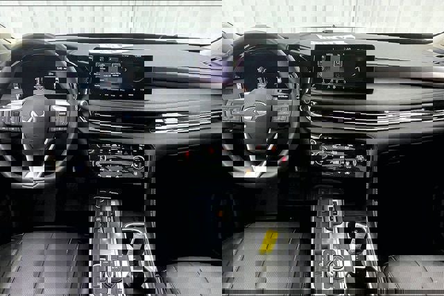 Certified 2025 INFINITI QX60 Luxe w/ Cargo Package AWD/4WD image 16