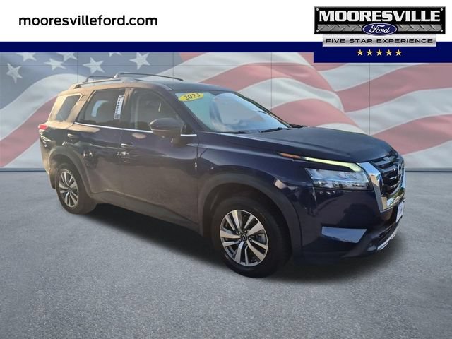 Used 2023 Nissan Pathfinder SL FWD image 1