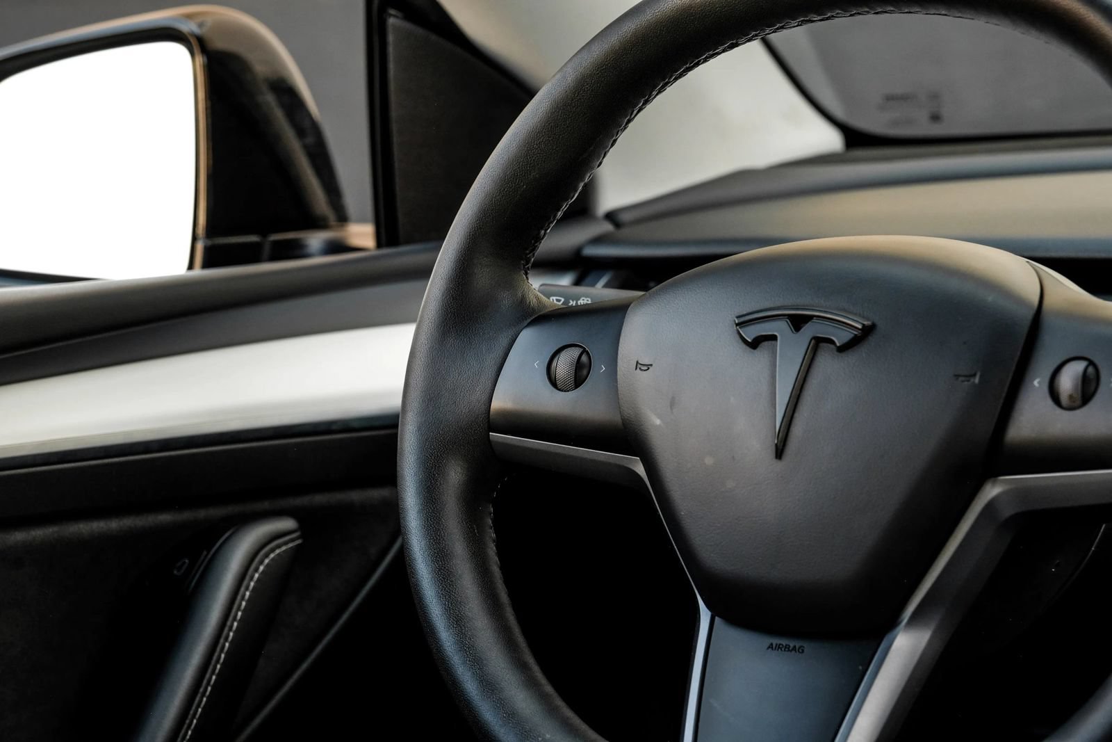 Used 2022 Tesla Model Y Performance AWD/4WD image 24