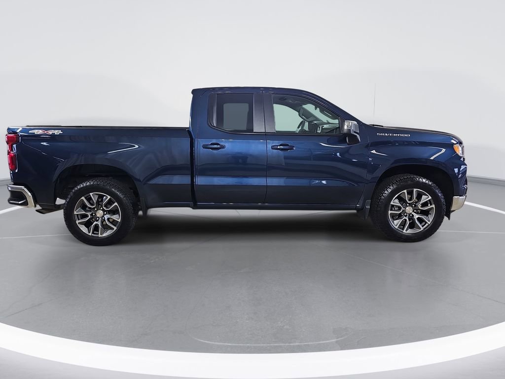 Certified 2022 Chevrolet Silverado 1500 LT AWD/4WD image 2