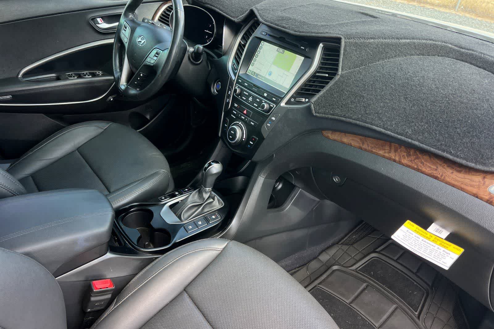 Used 2018 Hyundai Santa Fe Sport w/ 2.0T Ultimate Tech Package 05 FWD image 17