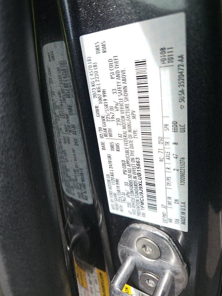 Used 2020 Ford Escape Titanium image 18