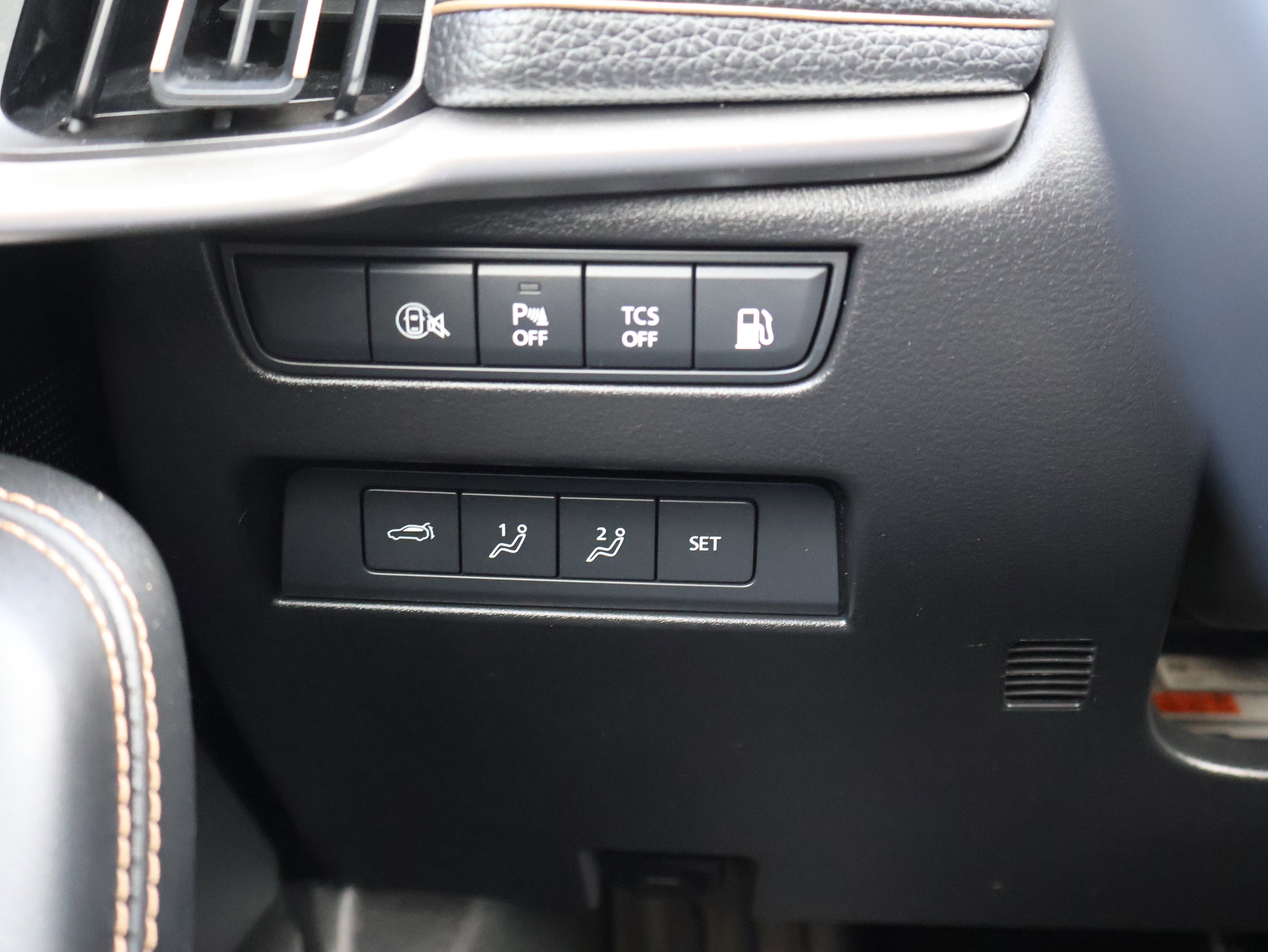 Certified 2025 MAZDA CX-70 Plug-In Hybrid w/ Premium Pkg image 40