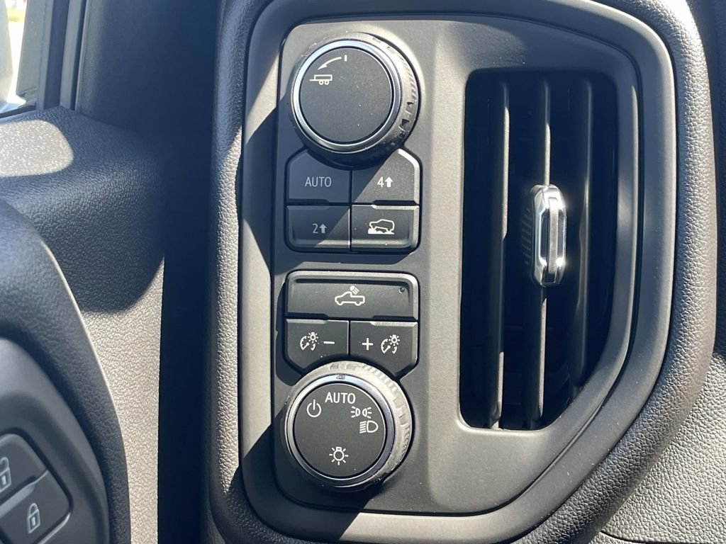 New 2026 Chevrolet Silverado 1500 Custom AWD/4WD image 28