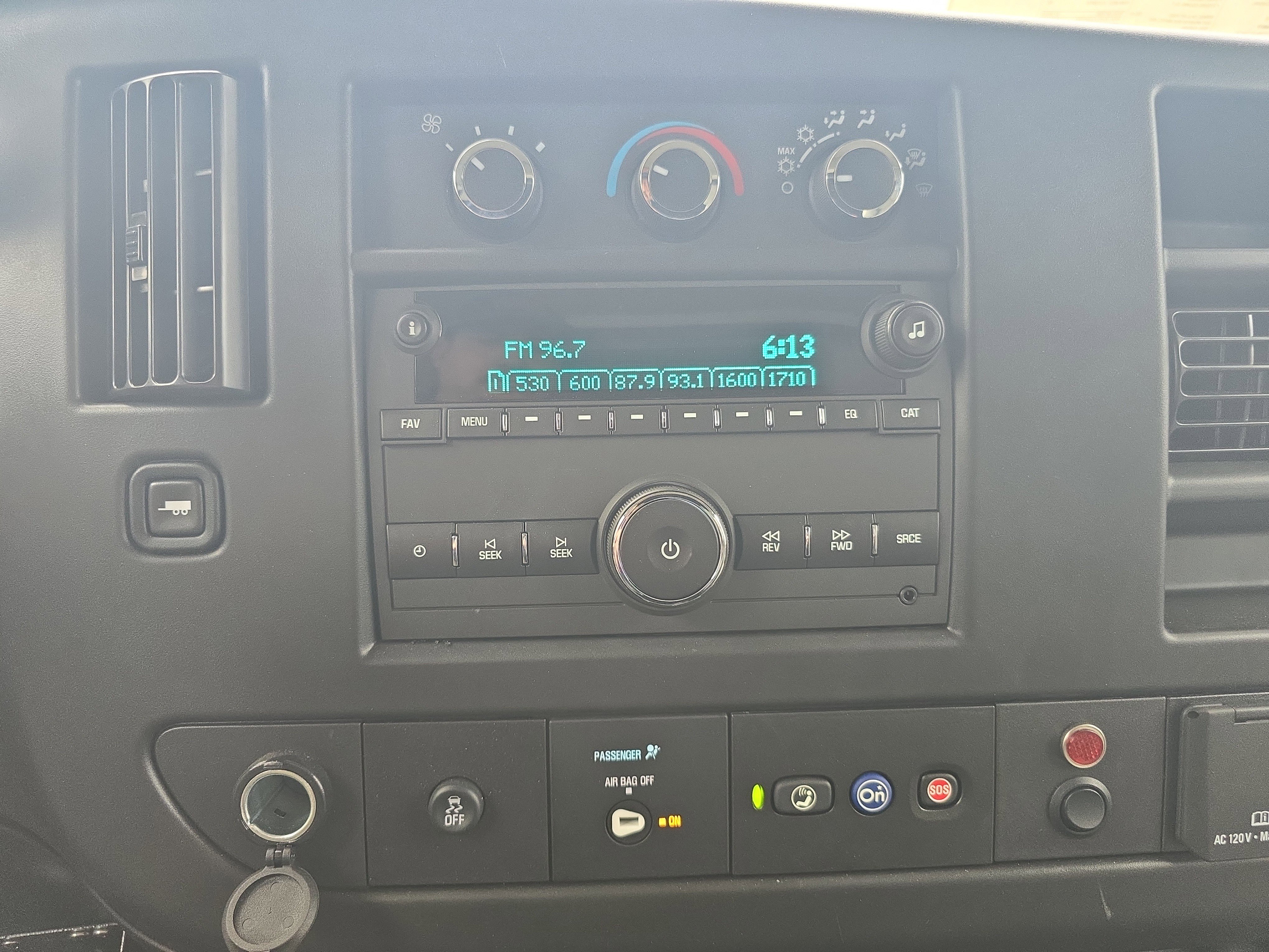 New 2025 Chevrolet Express 4500 Extended w/ Power Convenience Package image 23