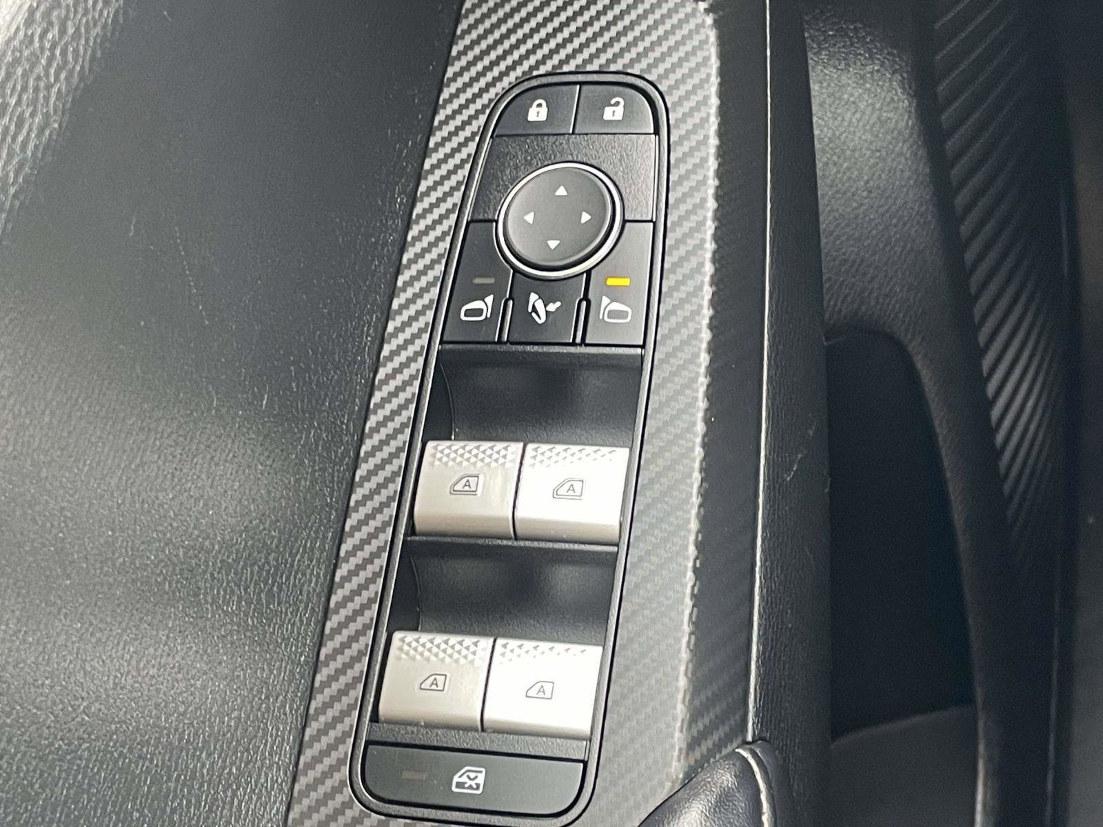 Used 2024 Mitsubishi Outlander SE image 15