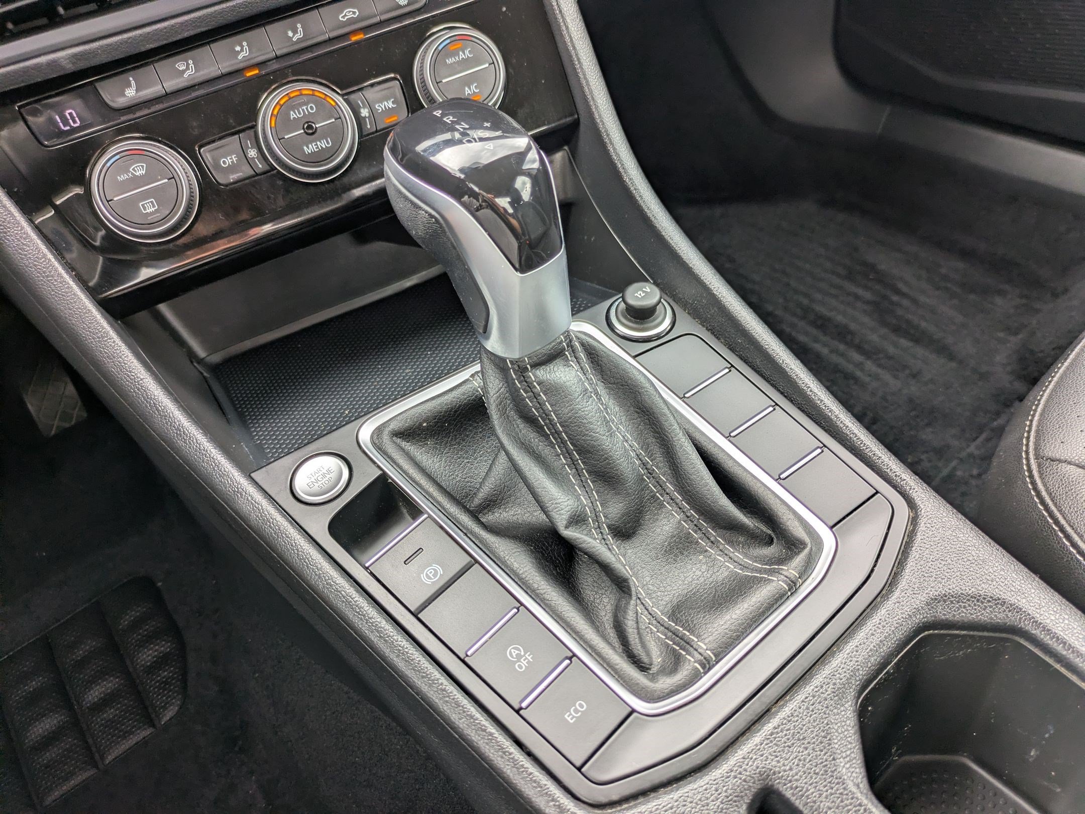 Used 2022 Volkswagen Jetta SE FWD image 28