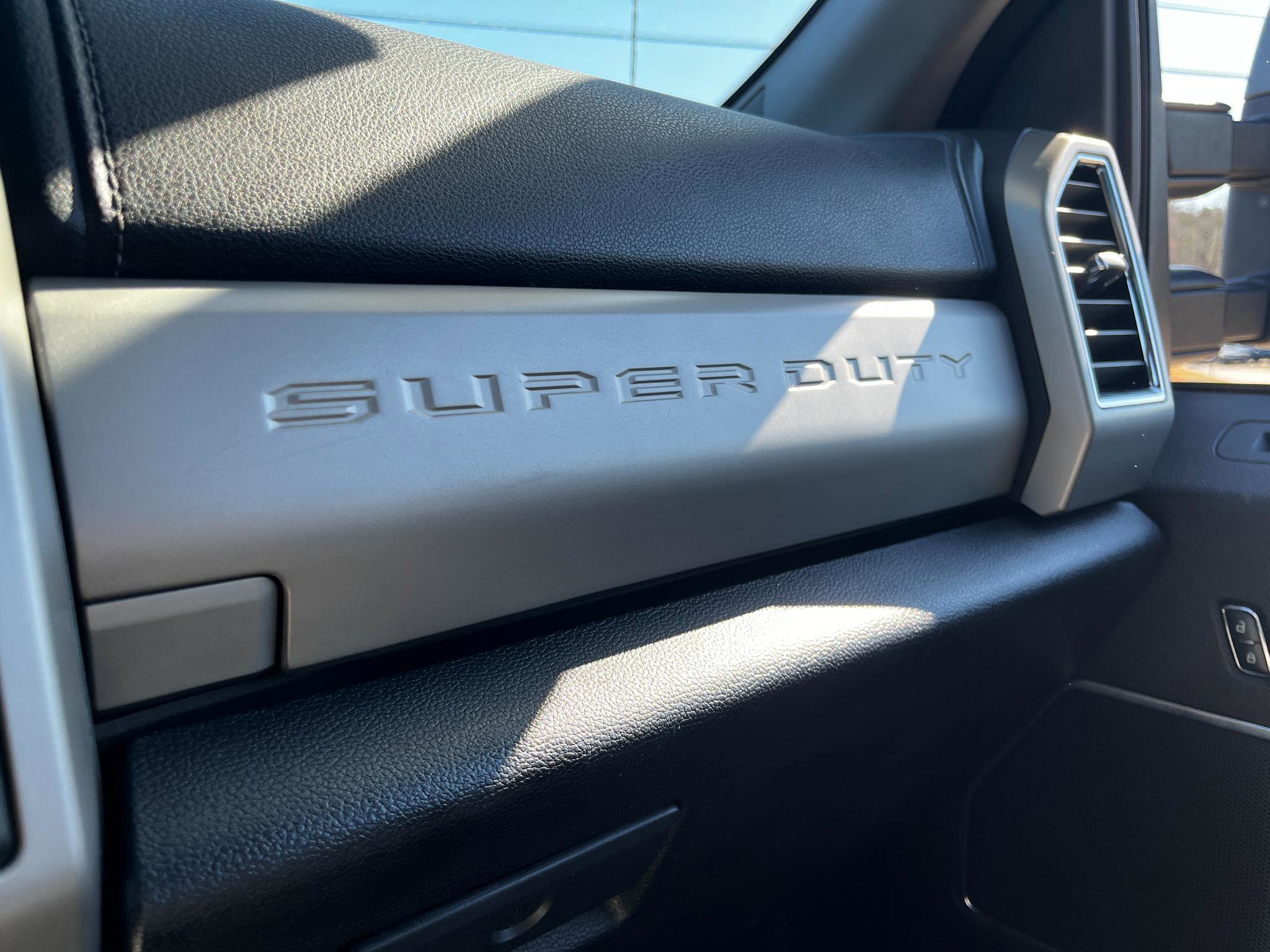 Used 2017 Ford F250 Lariat w/ Lariat Ultimate Package image 46