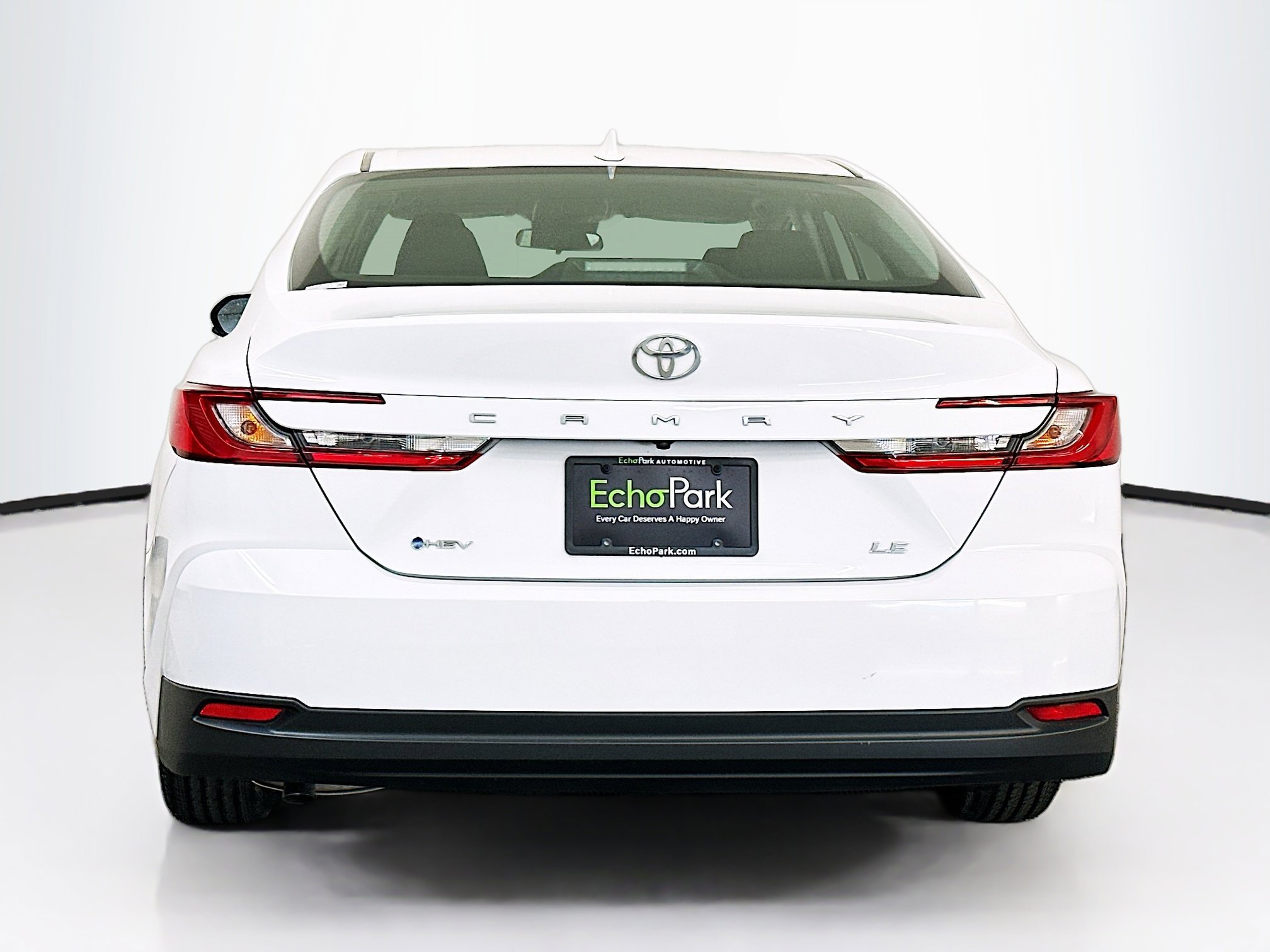 Used 2025 Toyota Camry LE image 7