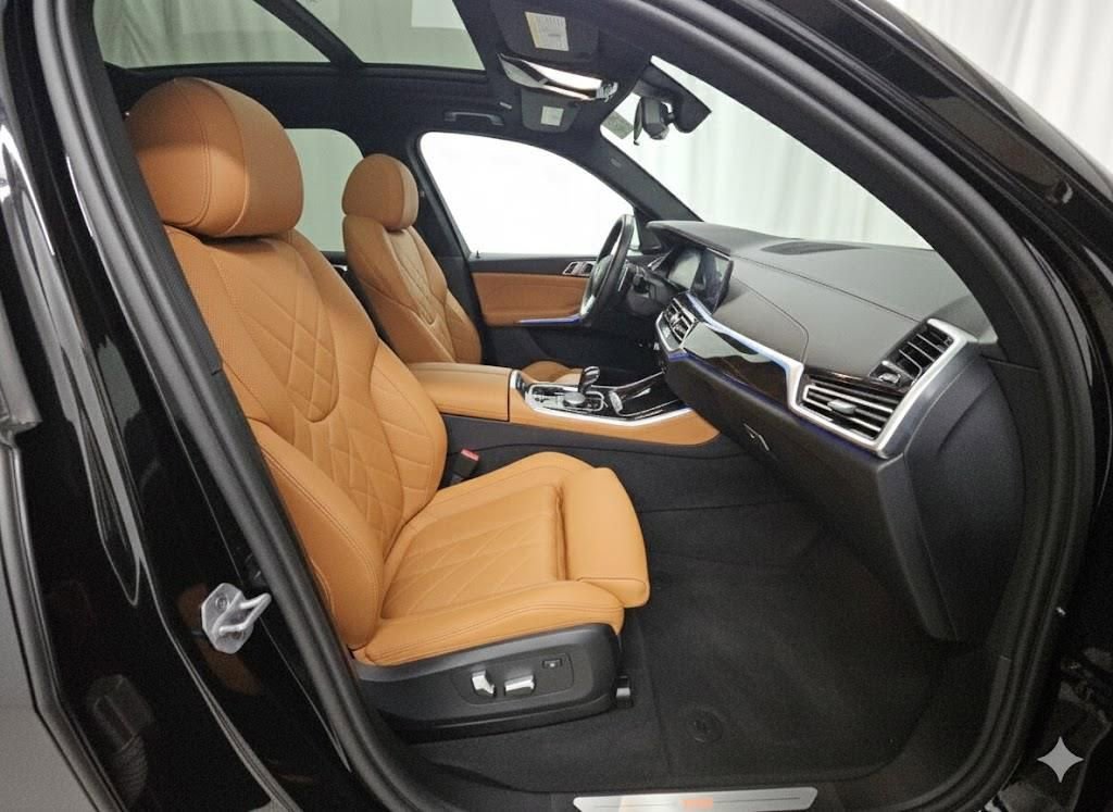 Used 2023 BMW X5 xDrive45e w/ Climate Comfort Package image 7